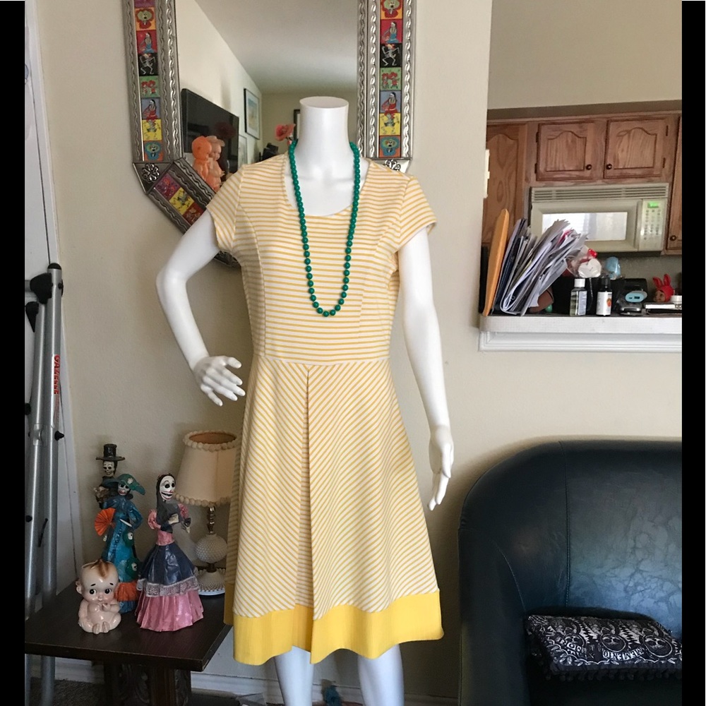 Vintage look yellow and white a line dress